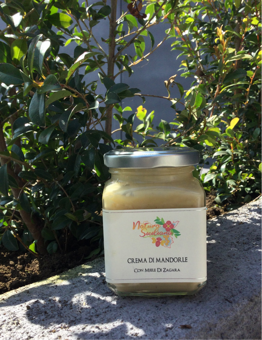 Crema di mandorle con miele di zagara